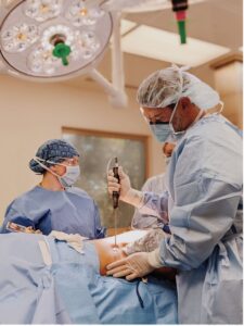 أفضل جراح تجميل في تركيا: 10 معايير لاختيار الجراح المناسب