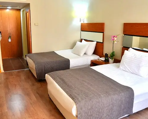 the-green-park-hotel