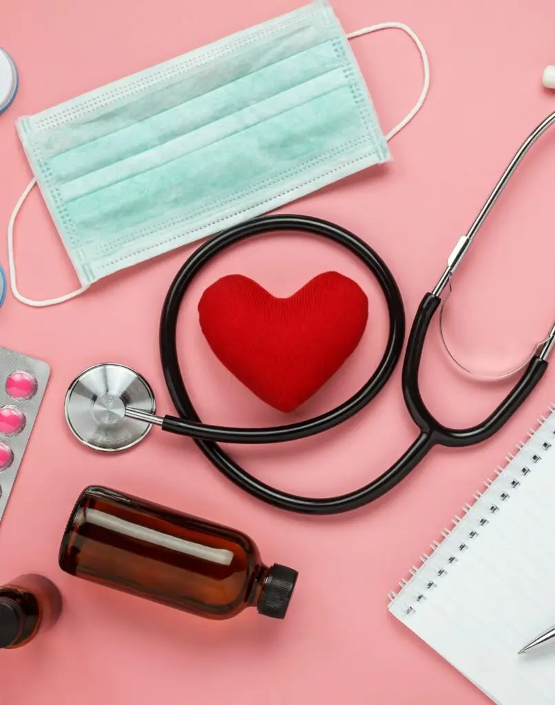 فحوصات صحية للنساء بعد سن الأربعين: 10 تحاليل أساسية للوقاية والكشف المبكر